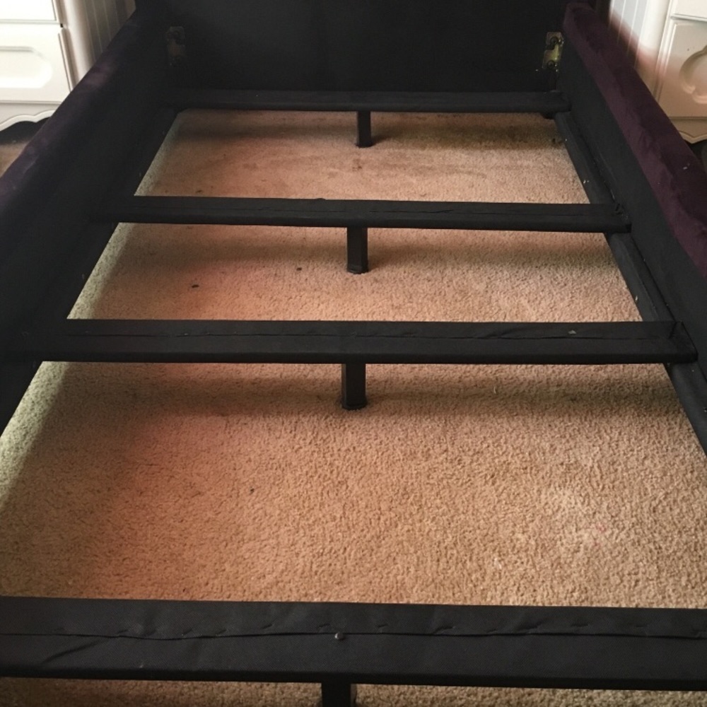headboard - Picture 2 of 3